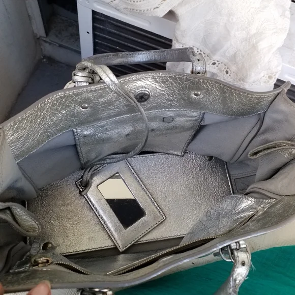 BALENCIAGA Metallic Calfskin Papier Mini A4 Tote Silver - Picture 13 of 15